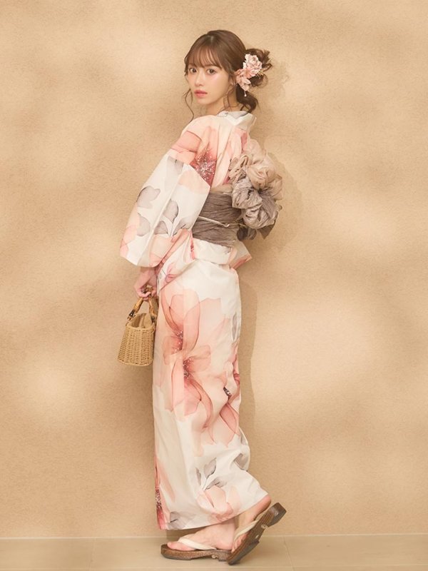 モデル：にじほ　身長：159cm　着用サイズ：Fサイズ