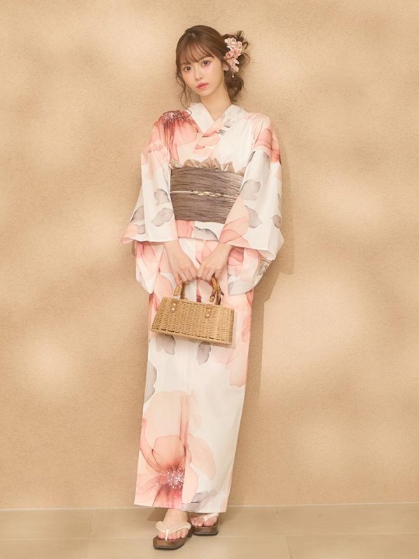 モデル：にじほ　身長：159cm　着用サイズ：Fサイズ