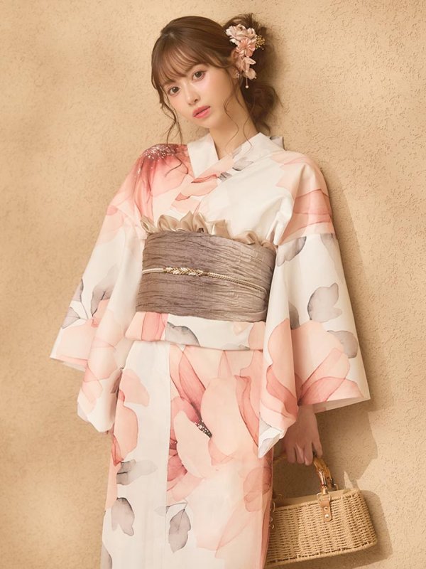 モデル：にじほ　身長：159cm　着用サイズ：Fサイズ