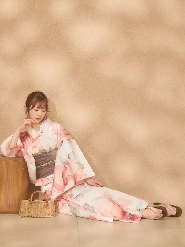 モデル：にじほ　身長：159cm　着用サイズ：Fサイズ