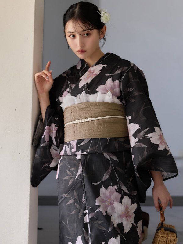 画像3: 送料無料！ホワイトリリー黒地浴衣【浴衣３点セット 浴衣/帯/下駄】[OF04]【予約 / 6月中旬発送予定】 (3)