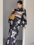 画像8: 送料無料！【即日発送】フローラルブラック浴衣【浴衣３点セット 浴衣/帯/下駄】[OF04] (8)