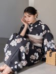 画像13: 送料無料！【即日発送】フローラルブラック浴衣【浴衣３点セット 浴衣/帯/下駄】[OF04] (13)