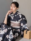 画像15: 送料無料！【即日発送】フローラルブラック浴衣【浴衣３点セット 浴衣/帯/下駄】[OF04] (15)