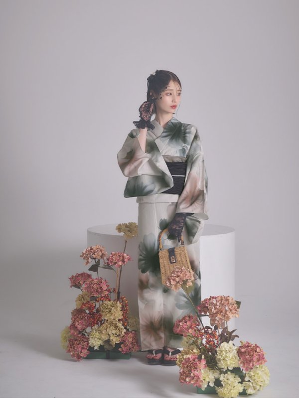 モデル：天海りこ　身長：156cm　着用サイズ：Fサイズ