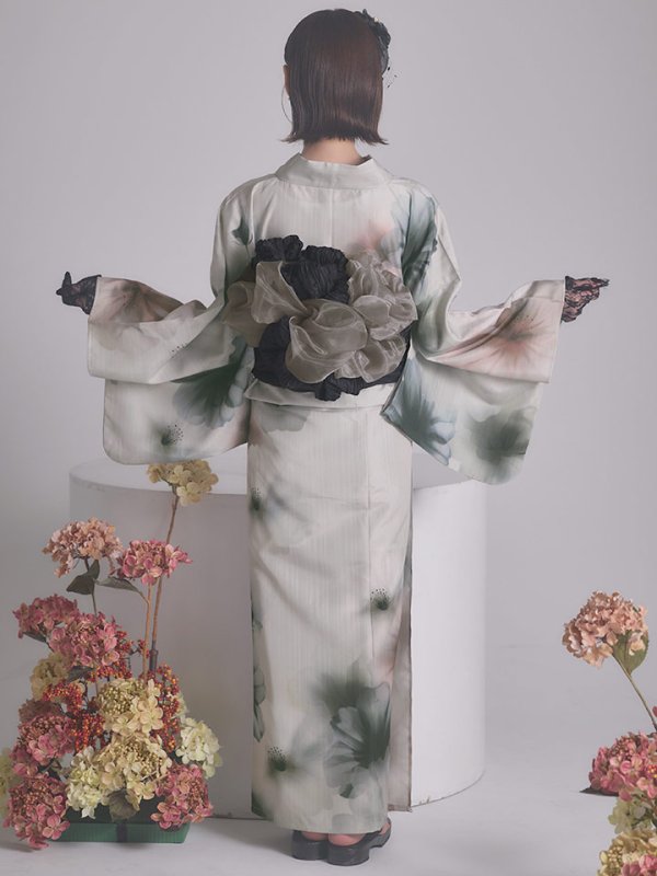 モデル：天海りこ　身長：156cm　着用サイズ：Fサイズ