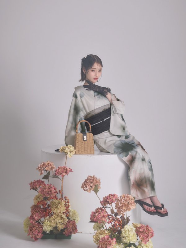 モデル：天海りこ　身長：156cm　着用サイズ：Fサイズ