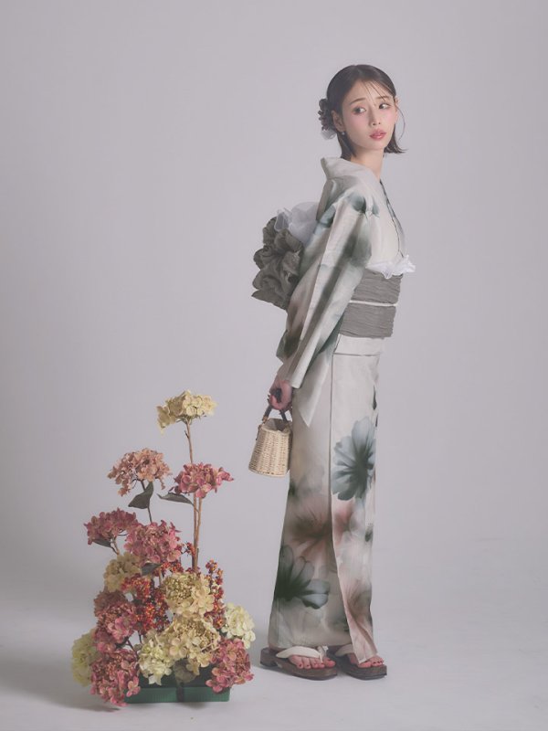 モデル：天海りこ　身長：156cm　着用サイズ：Fサイズ