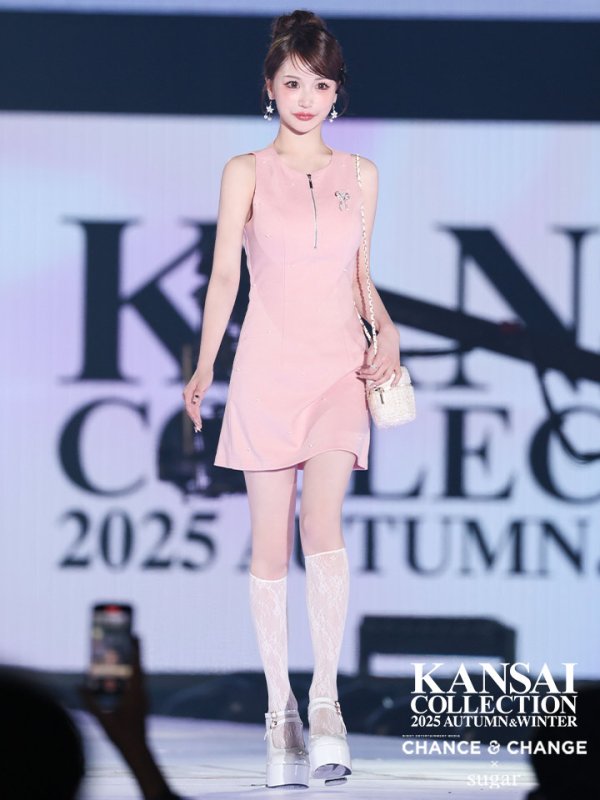 画像2: 【ゆめ/関西コレクション着用】XSサイズあり【ROBE de FLEURS/ローブドフルール】リボンビジュー/ ノースリーブ/ タイト/ ミニドレス/ キャバドレス[OF08] (2)