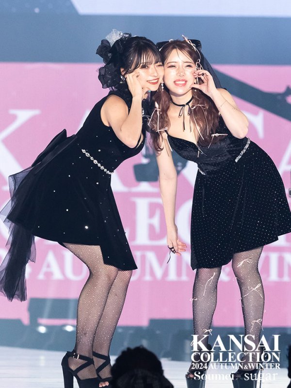 画像3: 【ゆか/関西コレクション着用】XSサイズあり【ROBE de FLEURS/ローブドフルール】ストーン付き/ ベロア/ ウエストビジュー/ キャミソール/ フレア/ ミニドレス/ キャバドレス[OF08] (3)