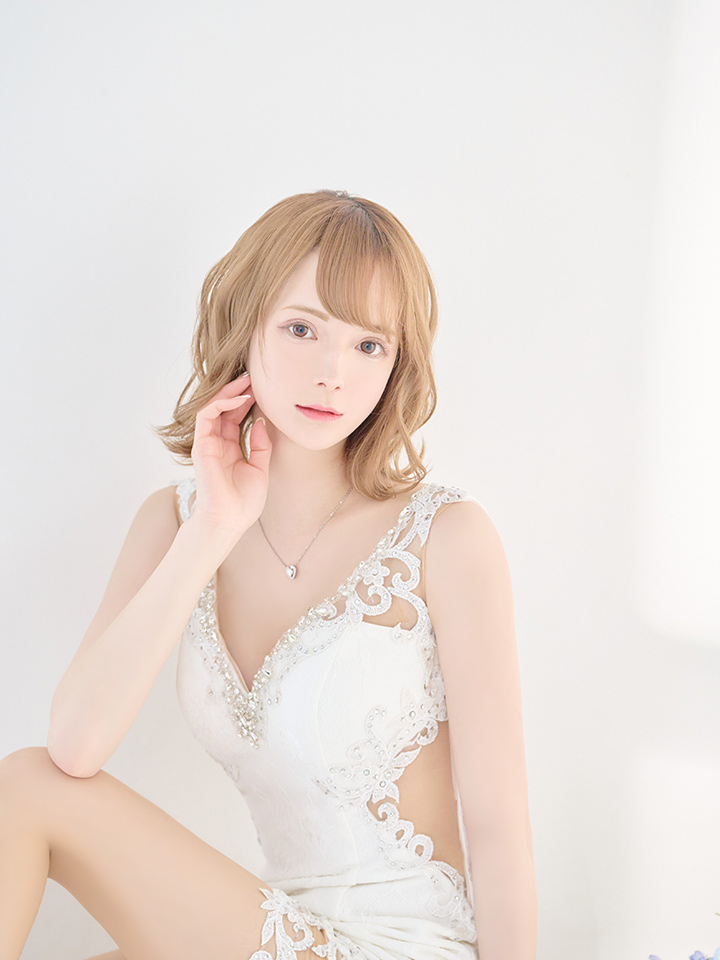 2021人気No.1の21116*IRMA*ビジューデザインVネックドレスwhM