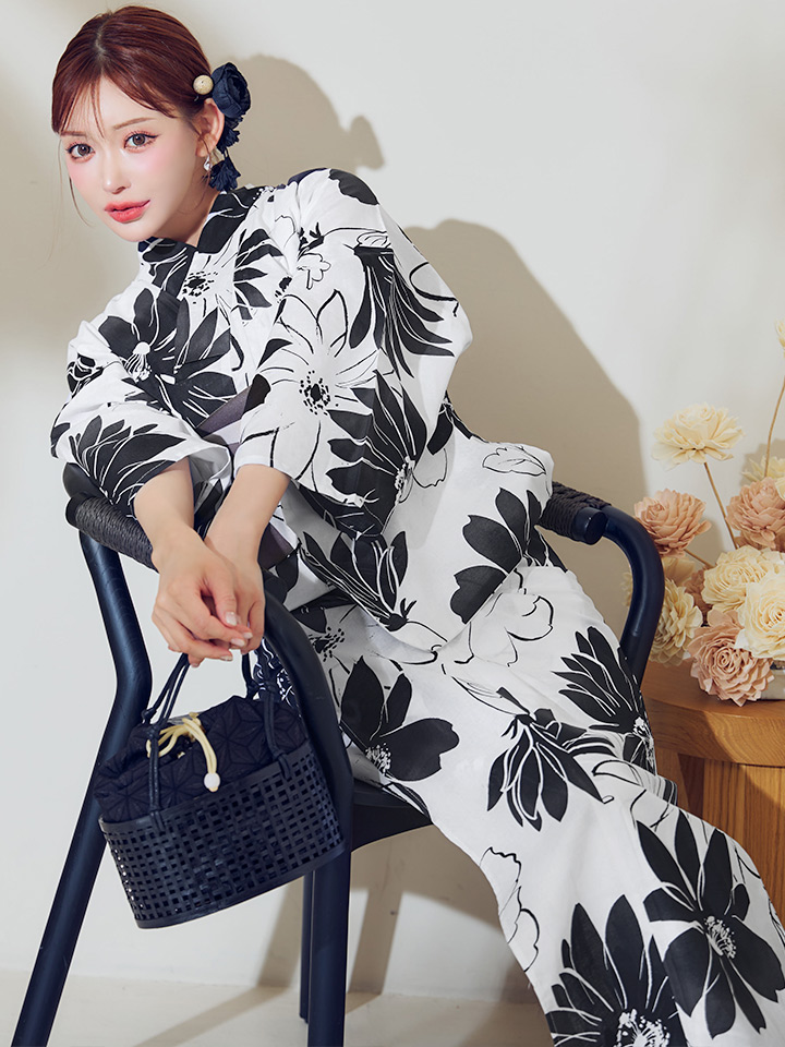 黒白花柄 浴衣 ♡シルバー帯付きレギュラーサイズ 即日発送】モノトーンフラワーレトロモダン浴衣【浴衣3点セット